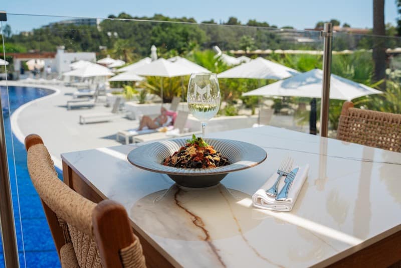 Restaurant L’Emblème Sophia Antipolis à Biot, France