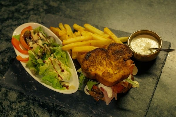 Restaurant Les 2 Flèches à Lons-le-Saunier, France
