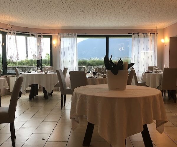 Restaurant Les Oliviers à Brison-Saint-Innocent, France