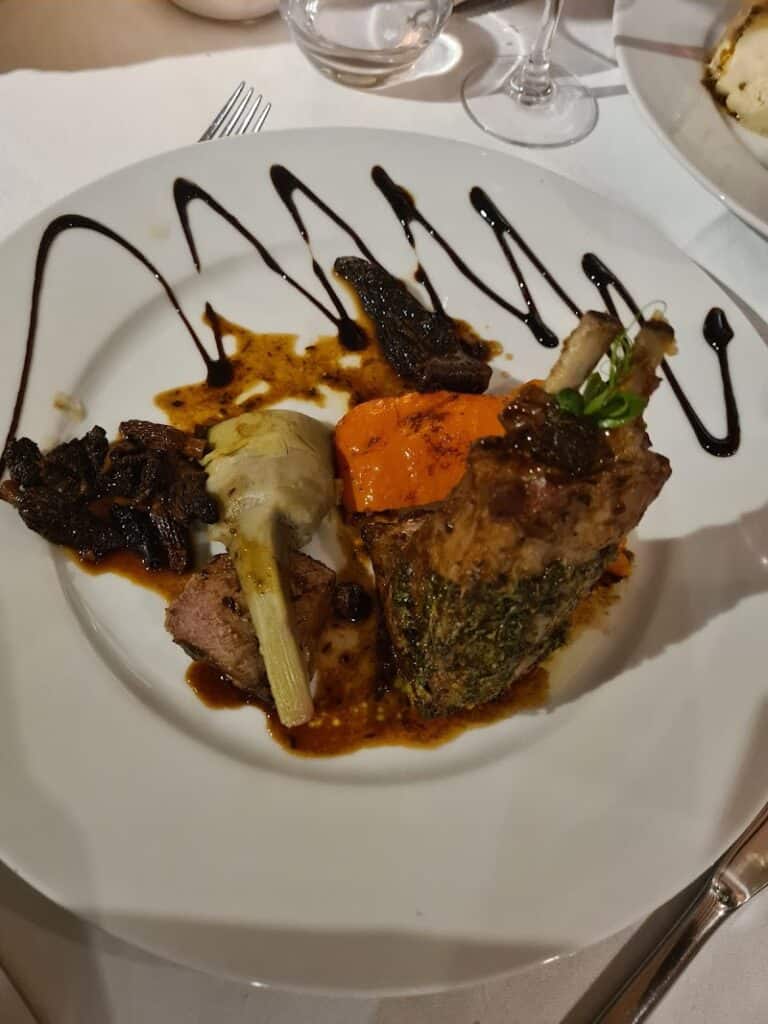 Restaurant Les Voutes à Mallemort, France — photo 1