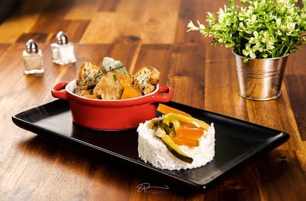 Restaurant L’invitation à Saint-Aubin, France