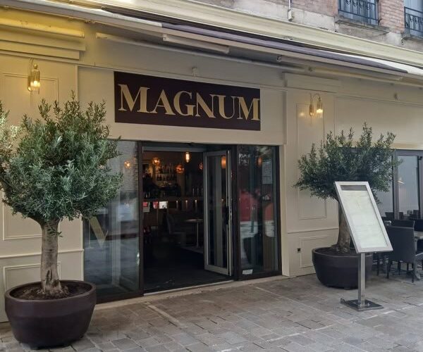 Restaurant MAGNUM à Fontainebleau, France