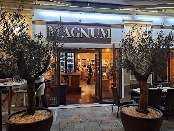 Restaurant MAGNUM à Fontainebleau, France