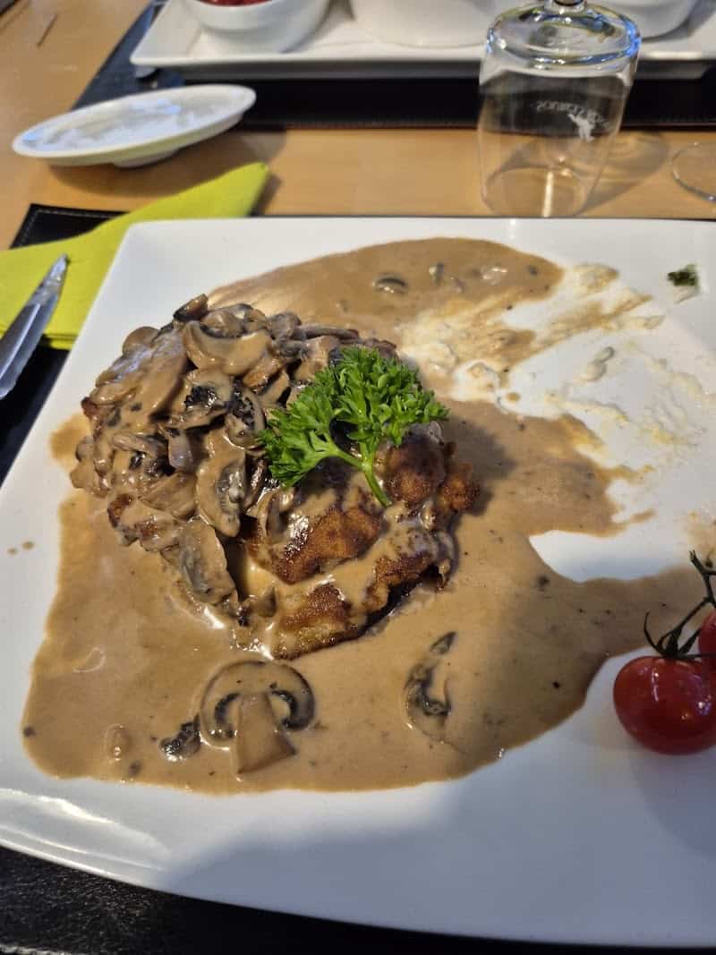 Restaurant Neptwone Sàrl à Colmar-Berg, Luxembourg