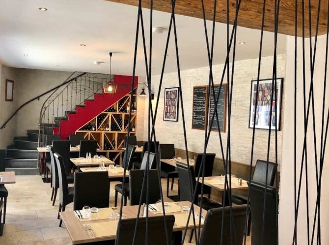 Restaurant O’GASTOS – Traditionnel et Moderne à Saint-Saturnin-lès-Avignon, France