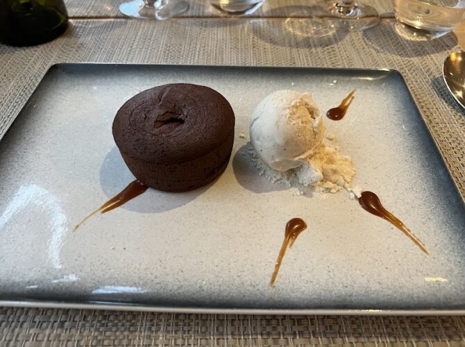 Restaurant O’GASTOS – Traditionnel et Moderne à Saint-Saturnin-lès-Avignon, France