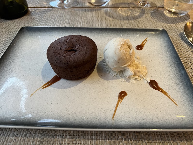 Restaurant O’GASTOS – Traditionnel et Moderne à Saint-Saturnin-lès-Avignon, France