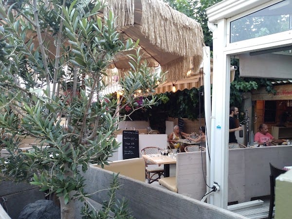 Restaurant Pizzéria Henri à Saint-Cyr-sur-Mer, France