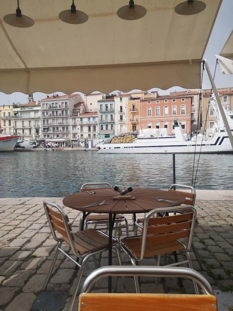 Restaurant Quai d’en Face & Quai d’Après à Sète, France