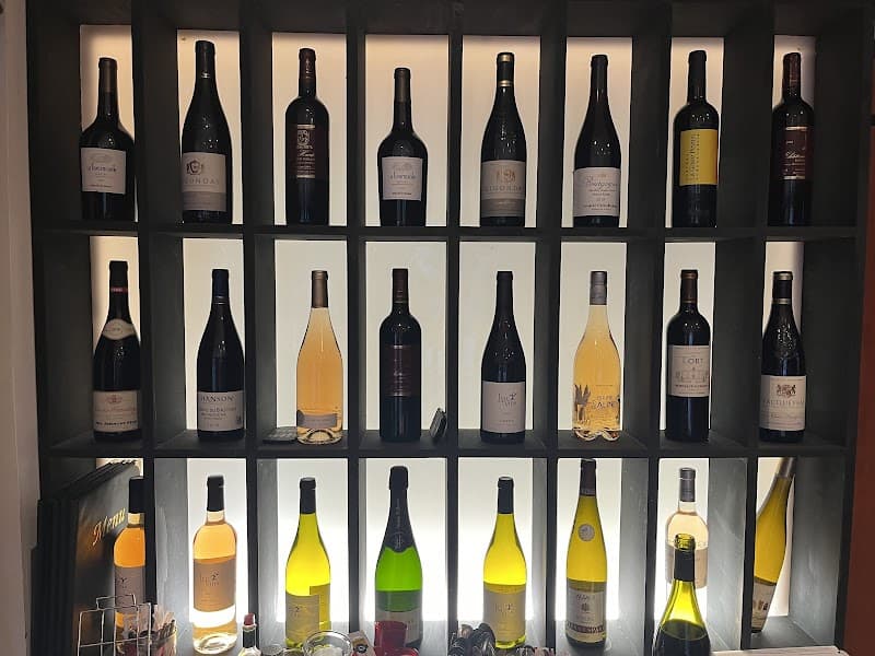 Restaurant Vintage bistrot épicurien à Alleins, France