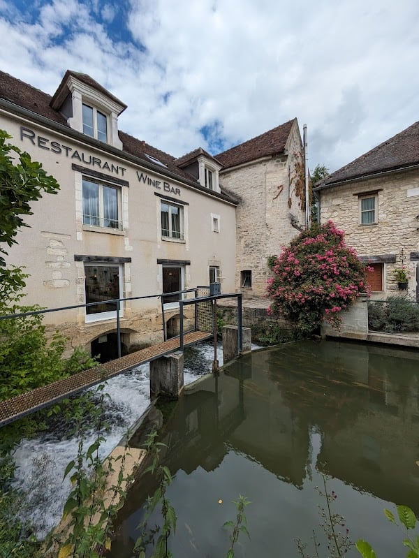 Restaurant Wine Bar à Chablis, France