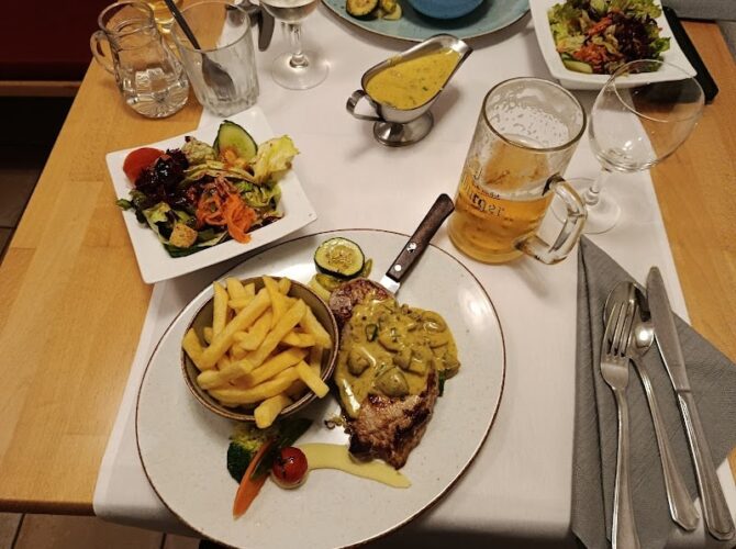 Reza’s Restaurant Moselterrasse Gästehaus à Oberbillig, Allemagne