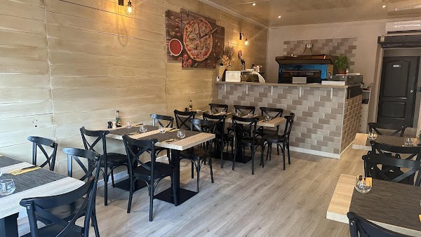 Restaurant ROSSINI PIZZA à Brignoles, France