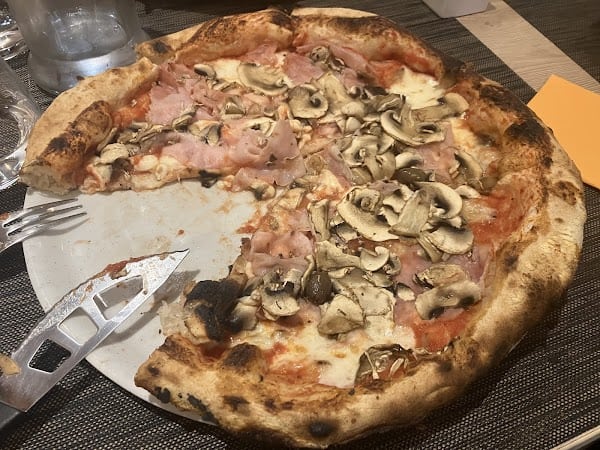 Restaurant ROSSINI PIZZA à Brignoles, France