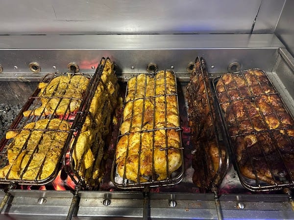 Restaurant Rôtisserie À la braise Montélimar à Montélimar, France