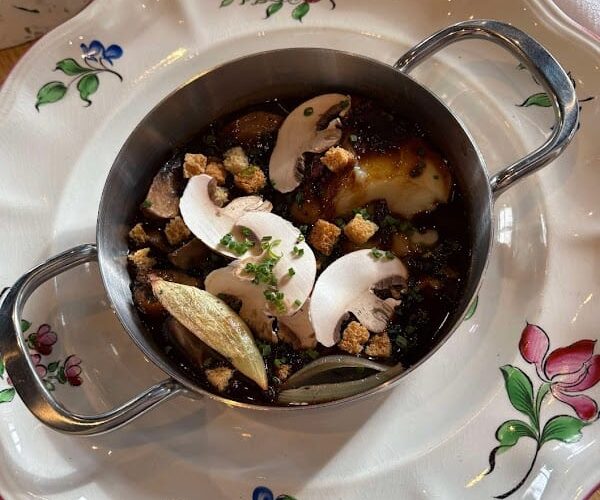 Restaurant Salle à Manger Mirabelle à Langres, France