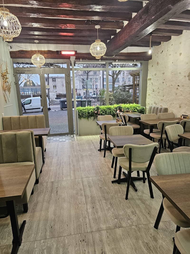 Restaurant Sev brunch à Mantes-la-Jolie, France