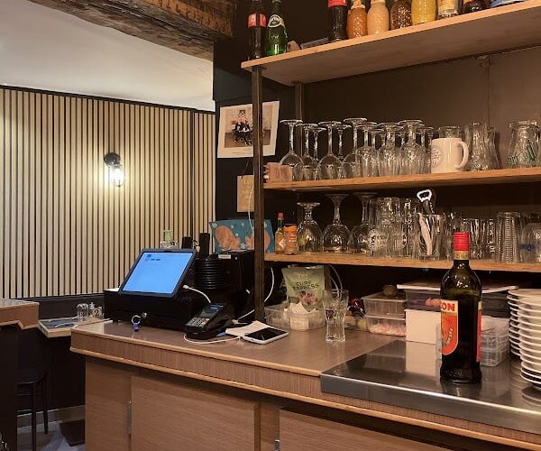 Restaurant Seven Café à Bièvres, France