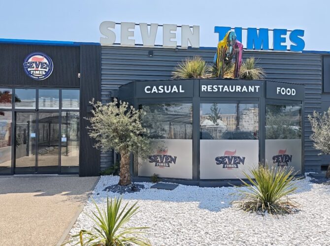 SEVEN TIMES RESTAURANT à Vaulx-en-Velin, France