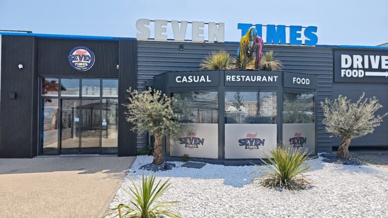 SEVEN TIMES RESTAURANT à Vaulx-en-Velin, France — photo 1