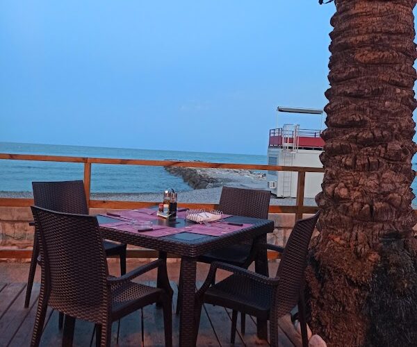 Restaurant Snack Reine D’Azur à Roquebrune-Cap-Martin, France