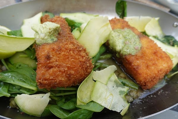 Restaurant Sous les Pins par Les Agitateurs à Saint-Paul-de-Vence, France