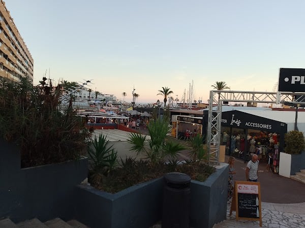 Restaurant Sunset by c&j à Saint-Cyprien, France