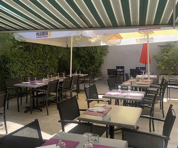 Restaurant TABAC QUARTIER DES SUISSES à Fontainebleau, France