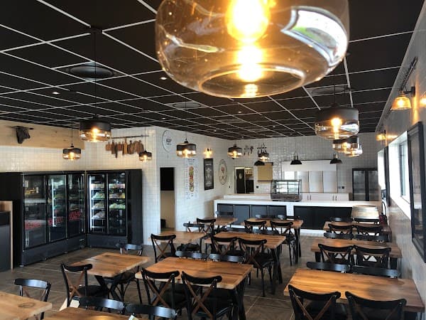 Restaurant Table Du Garçon Boucher à Chenôve, France