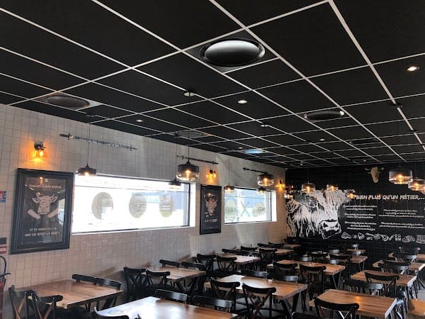 Restaurant Table Du Garçon Boucher à Chenôve, France