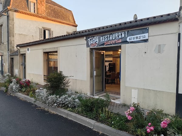 Restaurant Tasty Pizza à Les Herbiers, France