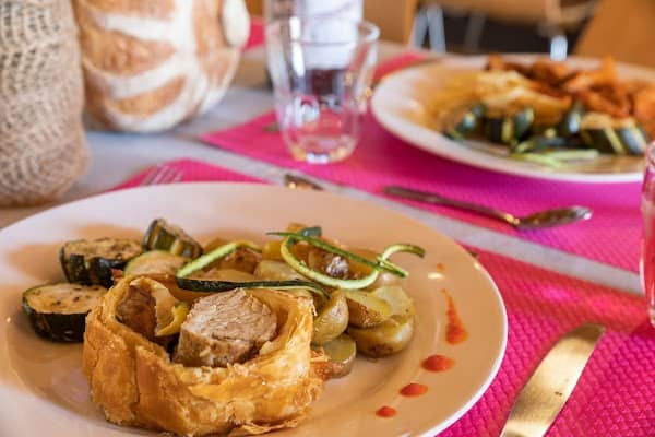 Restaurant Taverne du châteaude Malbrouck à Manderen-Ritzing, France