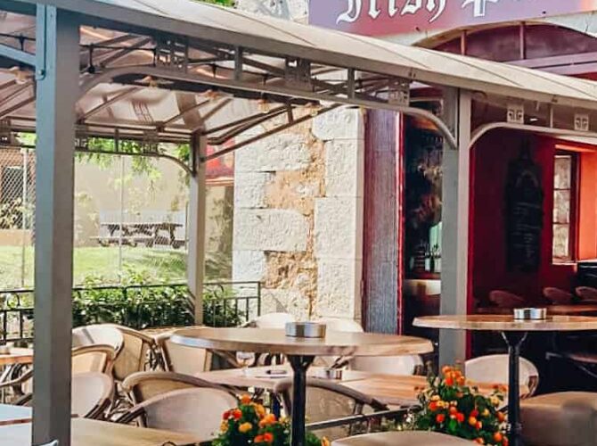 Restaurant The Queen’s Legs Pub à Valbonne, France