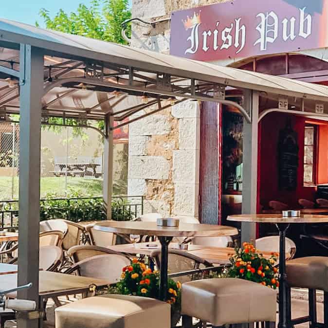 Restaurant The Queen’s Legs Pub à Valbonne, France