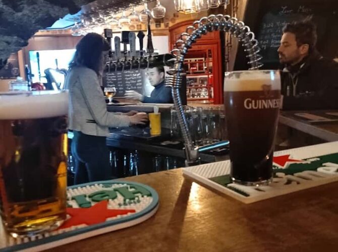 Restaurant The Queen’s Legs Pub à Valbonne, France