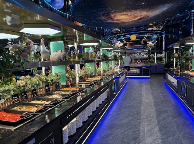 Restaurant THE WORLD à Mours, France