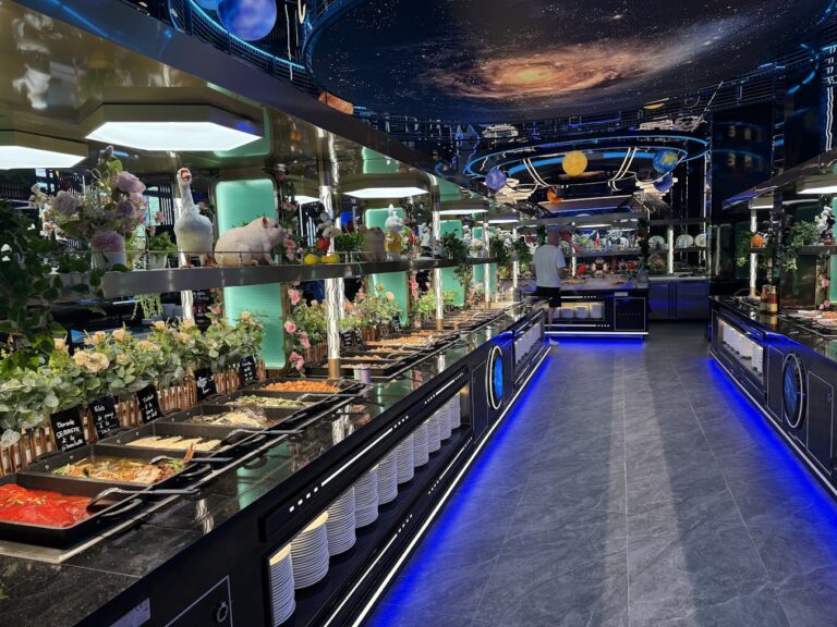Restaurant THE WORLD à Mours, France
