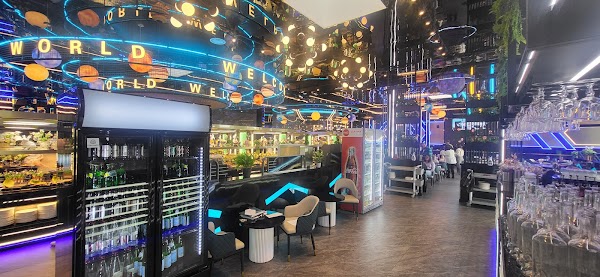 Restaurant THE WORLD à Mours, France