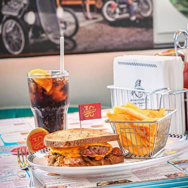 Restaurant TOMMY’S DINER LYON Carré de Soie à Vaulx-en-Velin, France