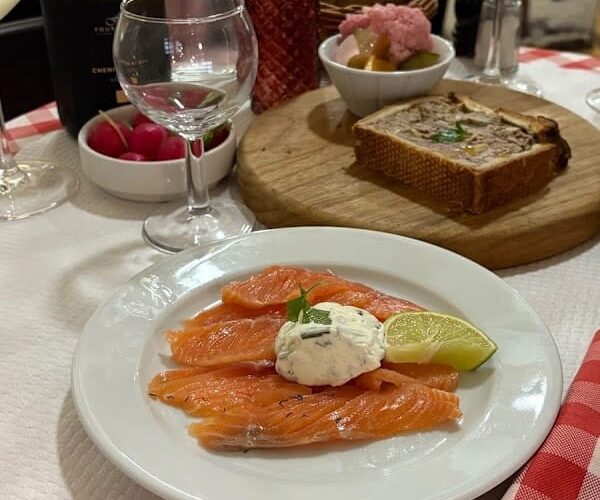 Restaurant Tonton à Sèvres, France