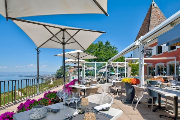 Restaurant Tout un Monde à Bourg-en-Lavaux, Suisse