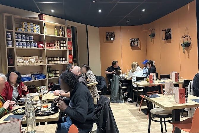 Restaurant trattoria la piazza à Saint-Quentin-Fallavier, France