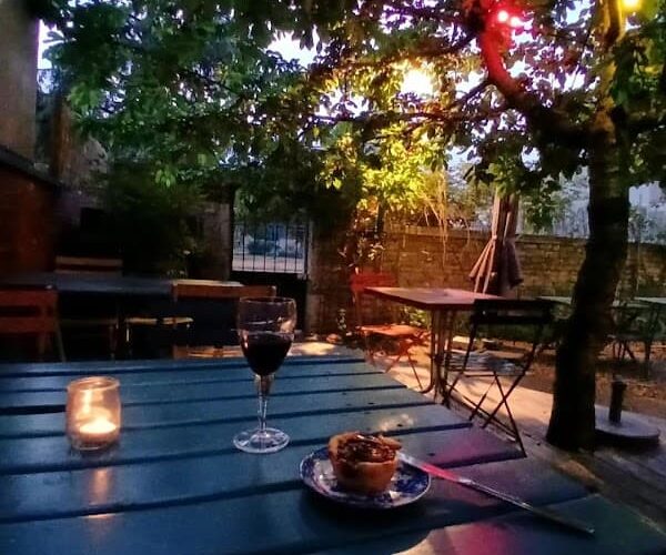 Restaurant Un Pied Chez La Marinette à Dijon, France