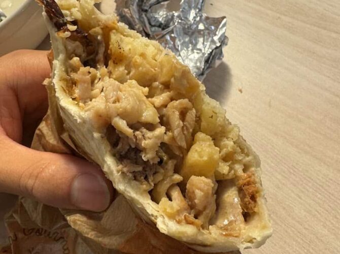 Vaav restaurant à Cergy, France