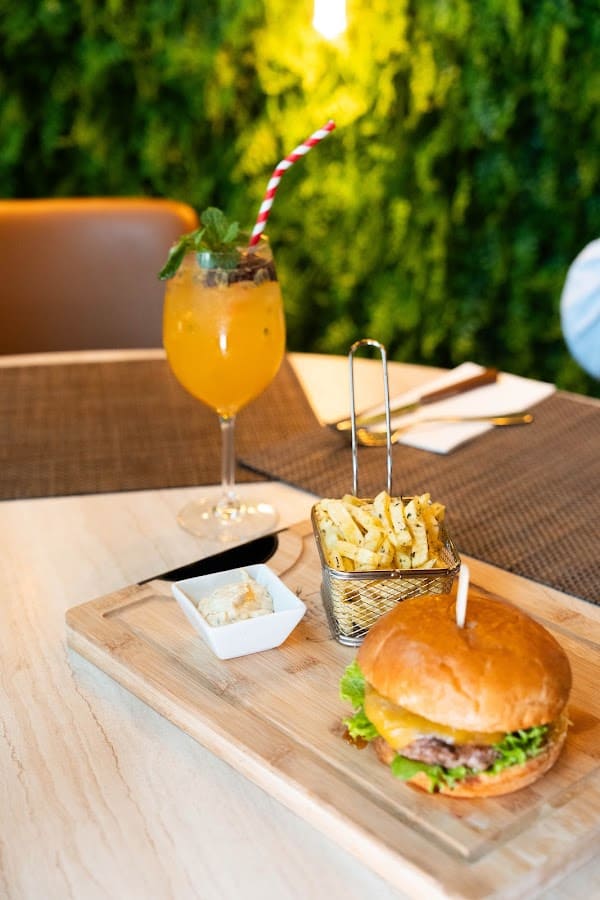 Restaurant Vaccarum Francesinhas & Tapas – Sá da Bandeira à porto, Portugal