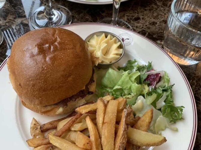 Victor by Sharies Reims I Restaurant à Reims, France