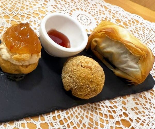 Restaurant “VOLTARIA” – Petisqueira Portuguesa à porto, Portugal