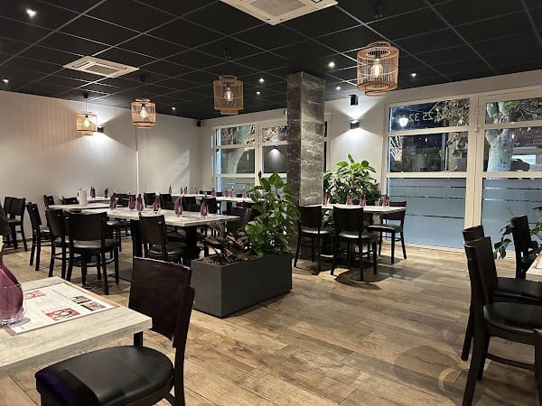 Restaurant Wok N Rolls Spécialités japonaises et asiatiques à Saint-Cyr-sur-Mer, France