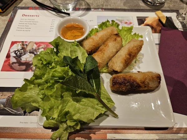 Restaurant Wok N Rolls Spécialités japonaises et asiatiques à Saint-Cyr-sur-Mer, France