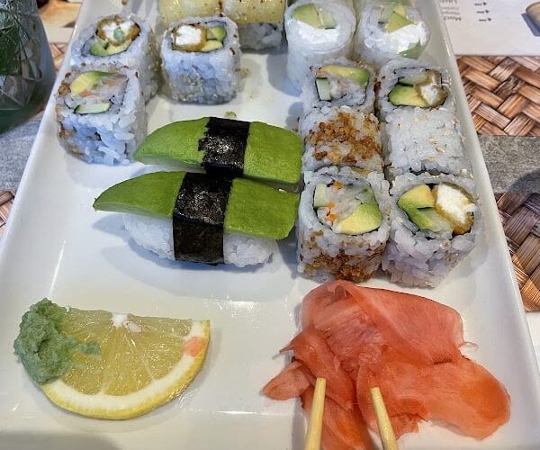 Restaurant Wok N Rolls Spécialités japonaises et asiatiques à Saint-Cyr-sur-Mer, France